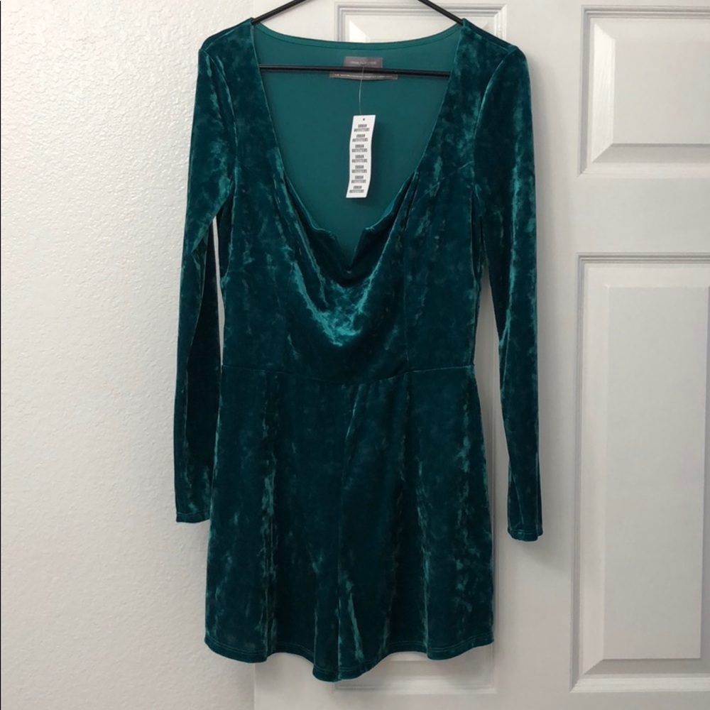Short velvet romper